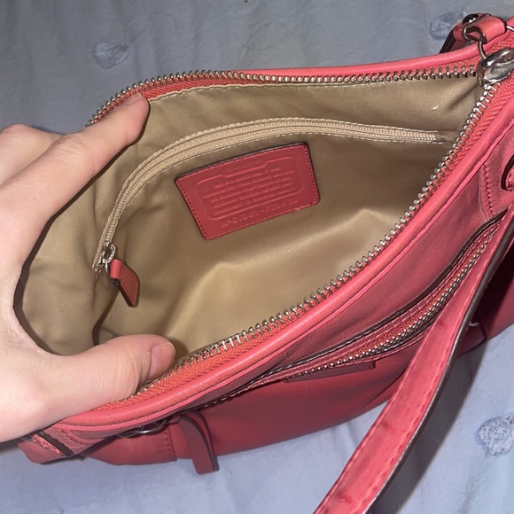 Coach Bag Hobo Pink EUC - Picture 4 of 5